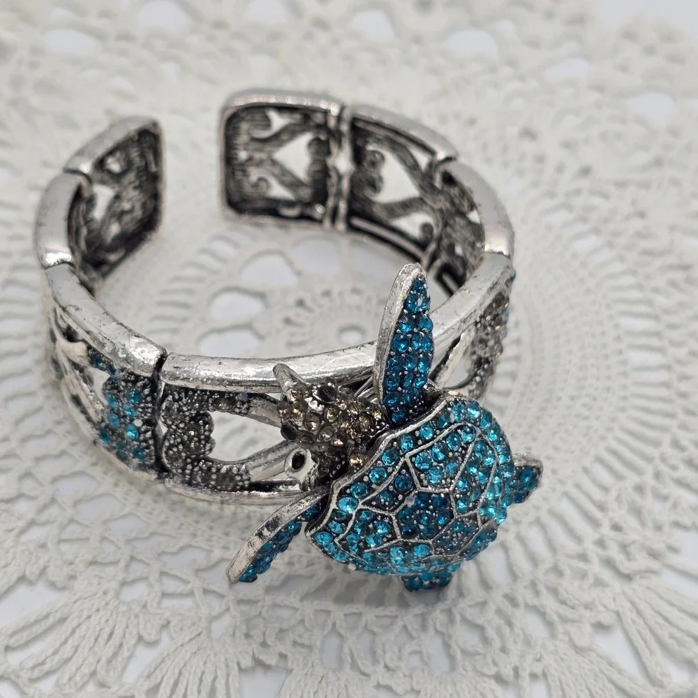Rhinestone Articulated Turtle Bracelet Bangle Blue Magnetic Pendant Brooch 6.5